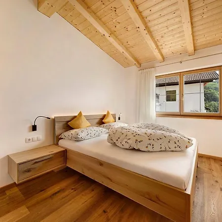 Unteroetzbauerhof - Rosenblick Tirolo